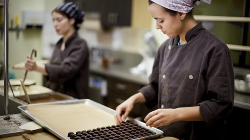 Imagem do curso CHOCOLATERIA - Curso ensina t&eacute;cnicas e receitas b&aacute;sicas